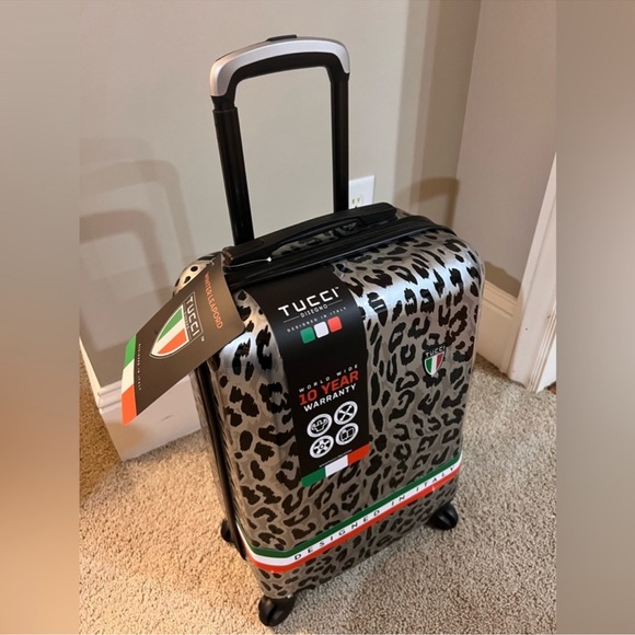 🎉LAST PIECE🎉TUCCI Italy WINTER LEOPARD 20" Spinner Carry On Travel Suitcase - Picture 4 of 9
